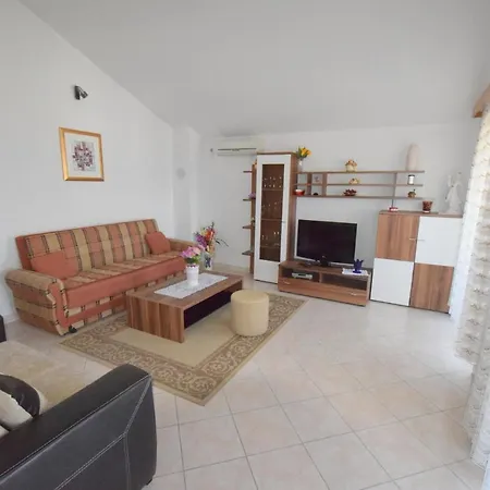 Gabrijel Apartment *